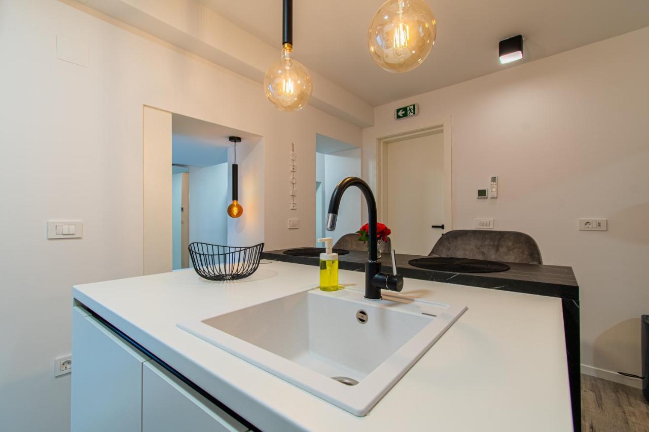 Flexible Selfcheckins 45 - Zagreb - New - Center Apartment ภายนอก รูปภาพ